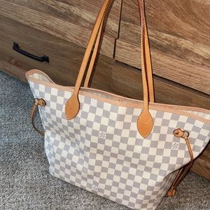 Louis Vuitton Neverfull MM